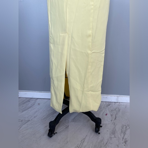 Fame and Partners Dress- yellow with slit size 2 - Picture 5 of 8